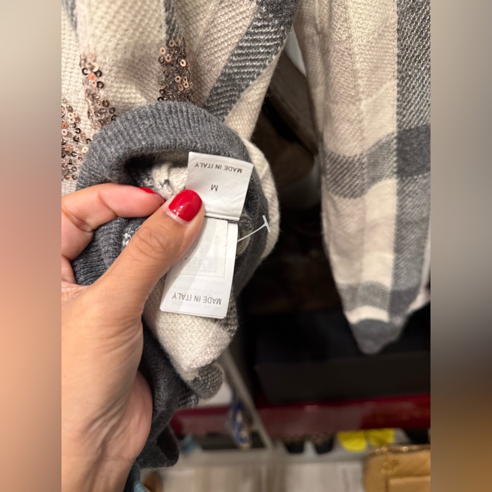 BEAUTIFUL Brunello Cuccinelli zip up sweater - Picture 4 of 6